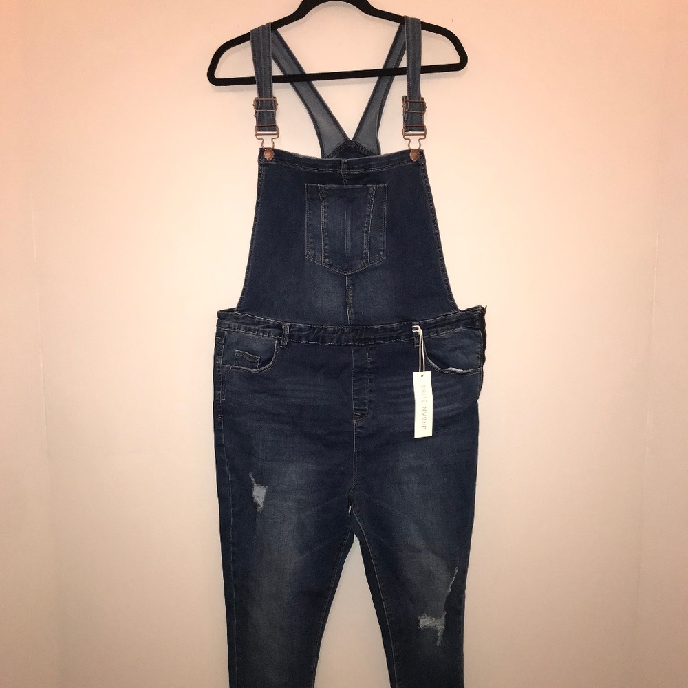*NEW* ASOS Plus Size Overalls - Size 18
